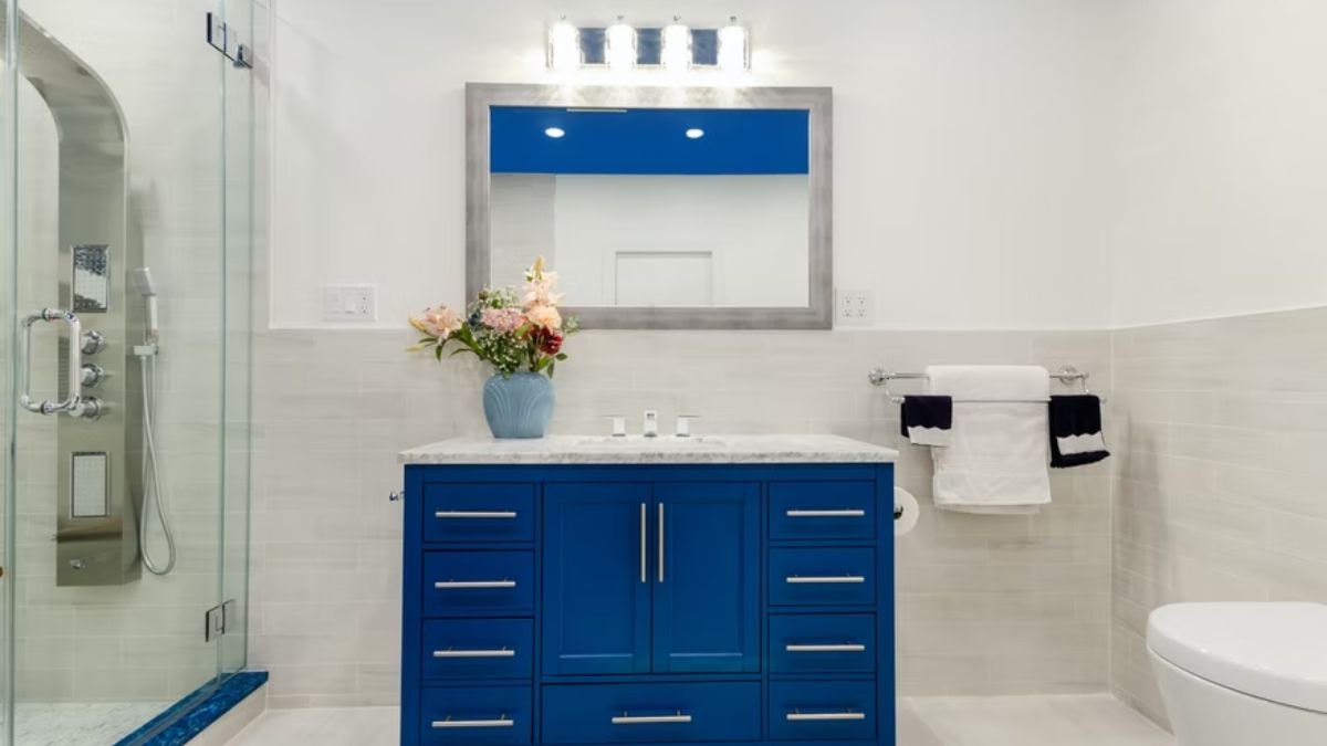 ideias de armário espelheira para banheiro pequeno