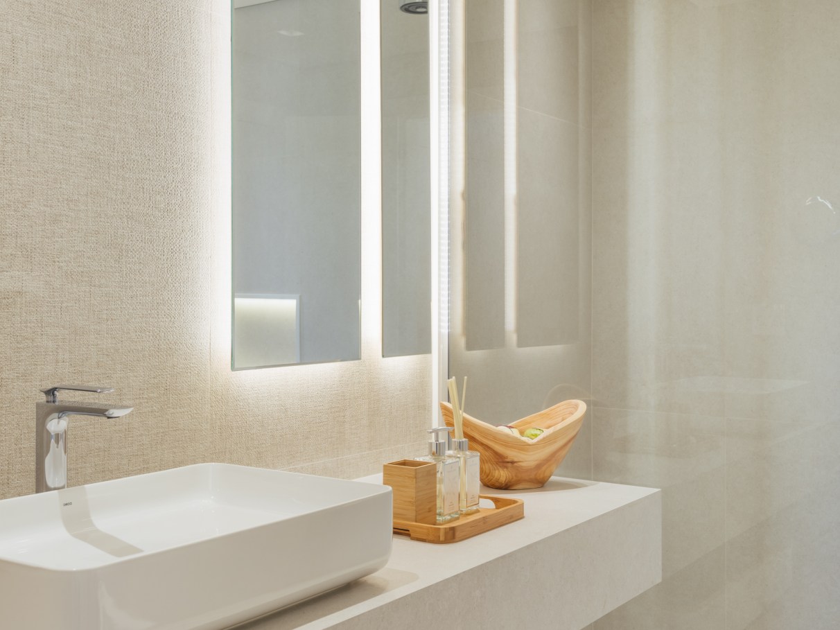 Aromaterapia Segura: Quem Deve Evitar Certos Óleos Essenciais no Banho