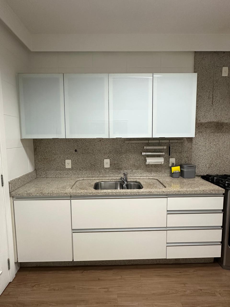 bancada de cozinha de vidro