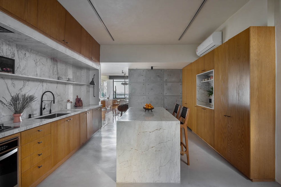 inspiração bancada quartzo calacatta para cozinha