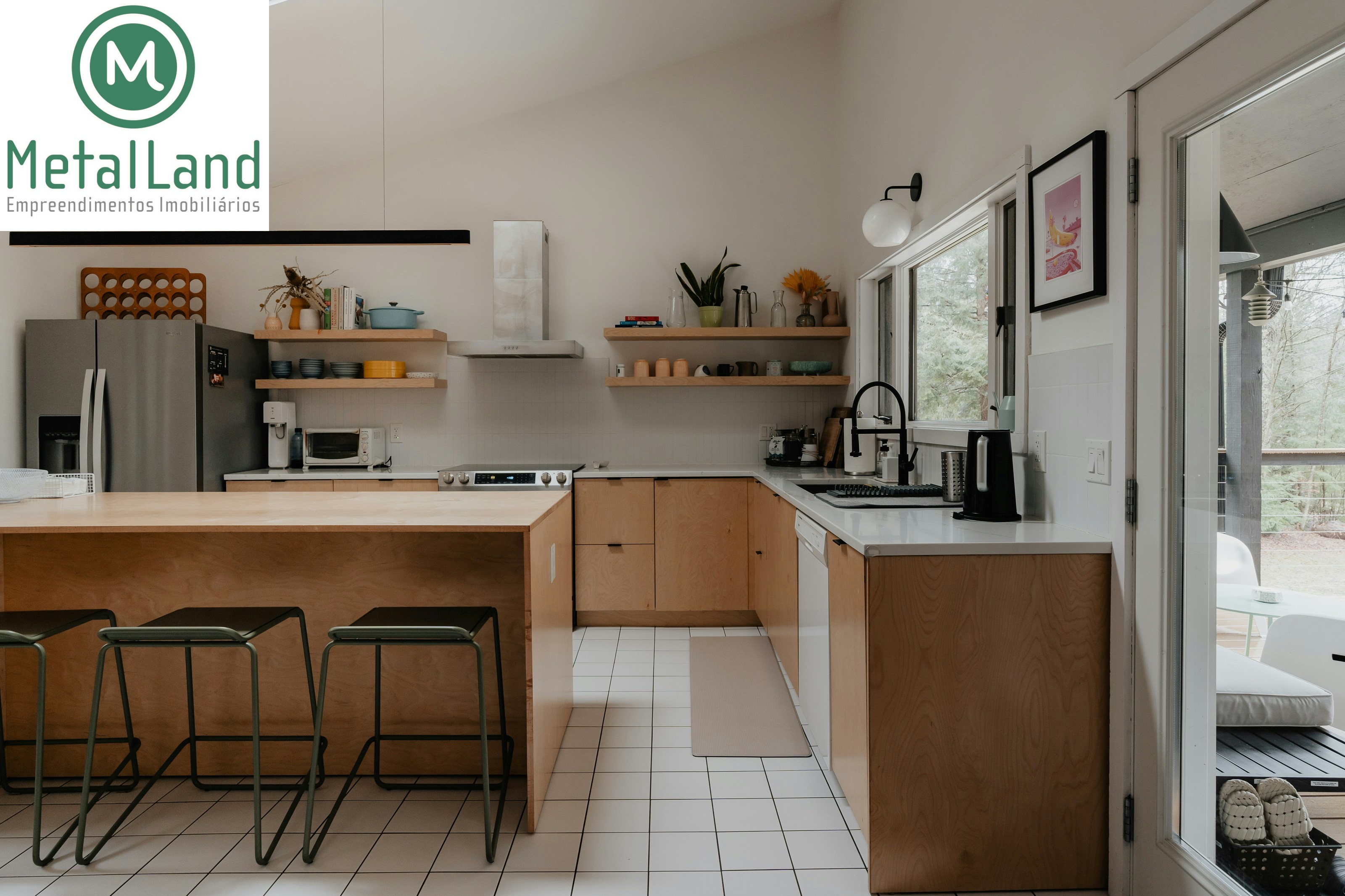 bancada de madeira maciça vs. granito para cozinha