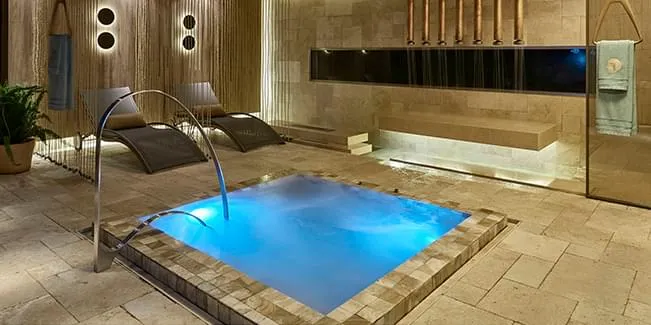 erros comuns ao escolher banheira de spa