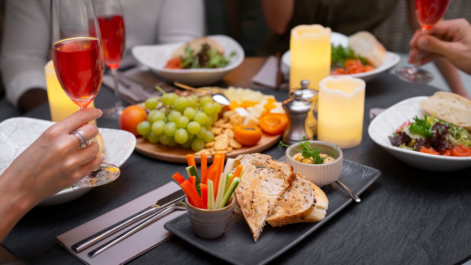 banheiro estilo industrial chique com espelho adnet