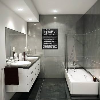 Iluminação Estratégica em Banheiros P&B: Valorizando o Contraste