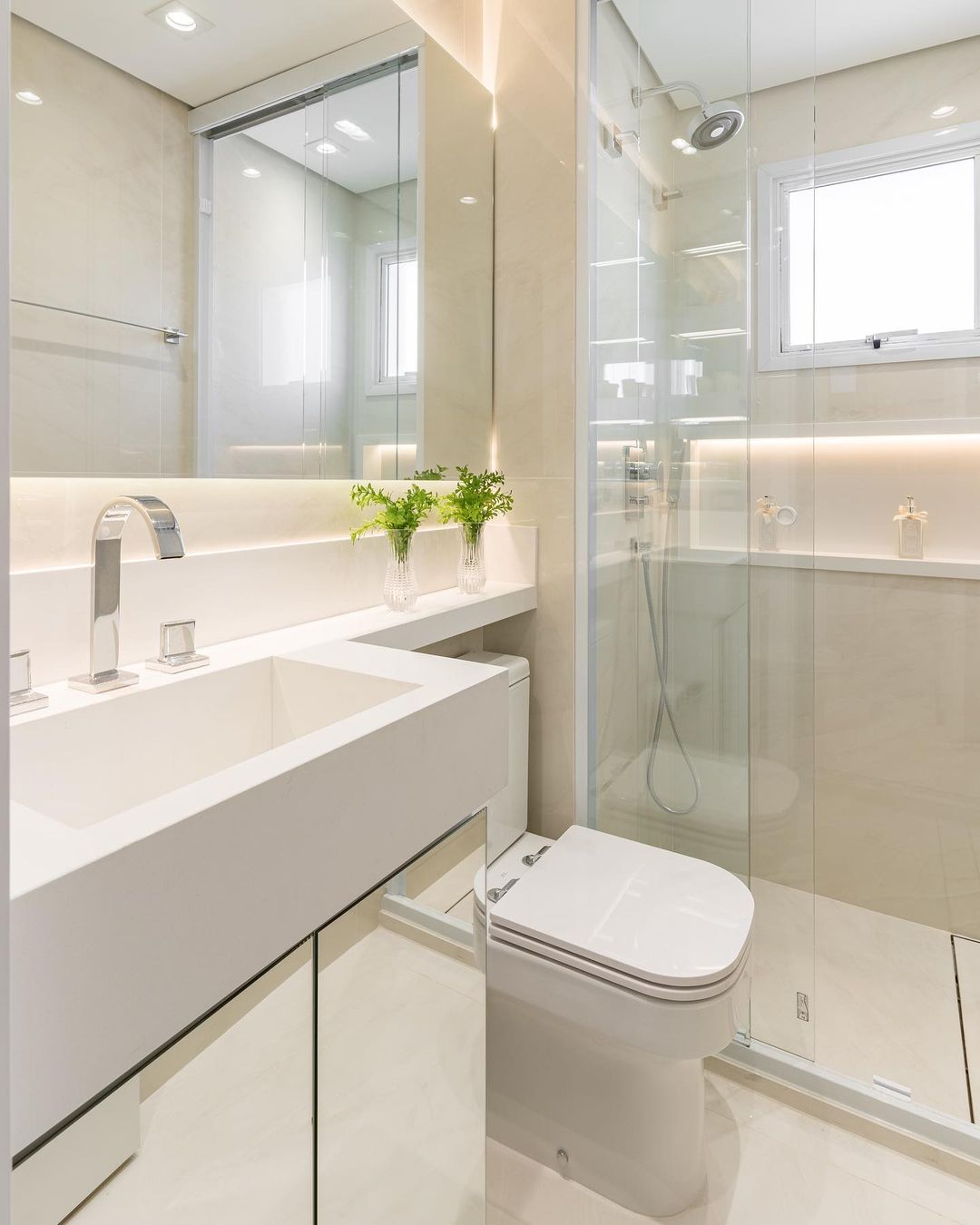 revestimento cerâmico versus porcelanato para banheiro simples