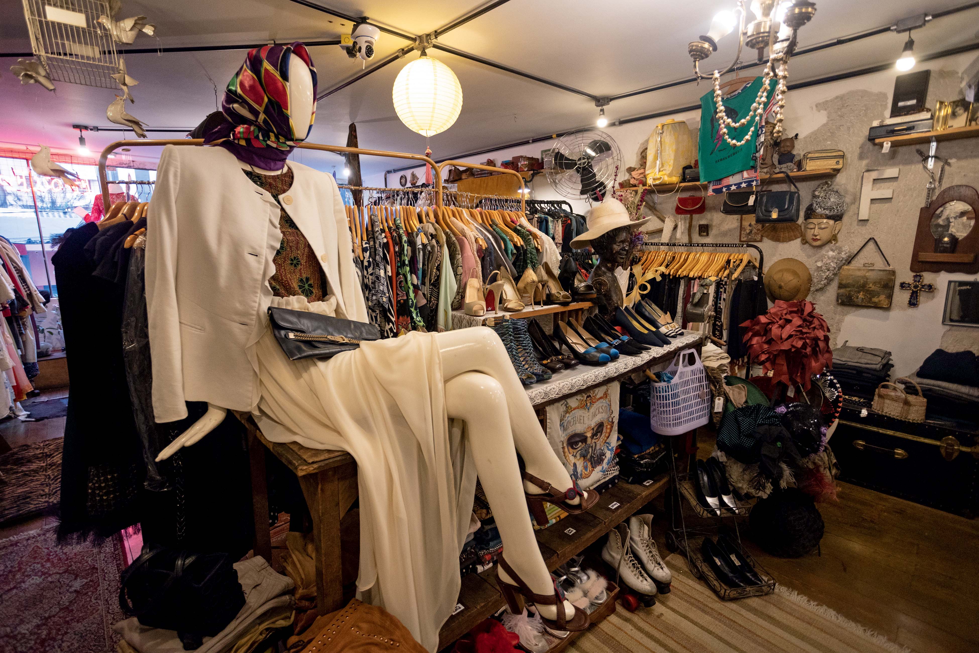 Brechós de luxo: Vale a pena investir em peças de grife usadas?