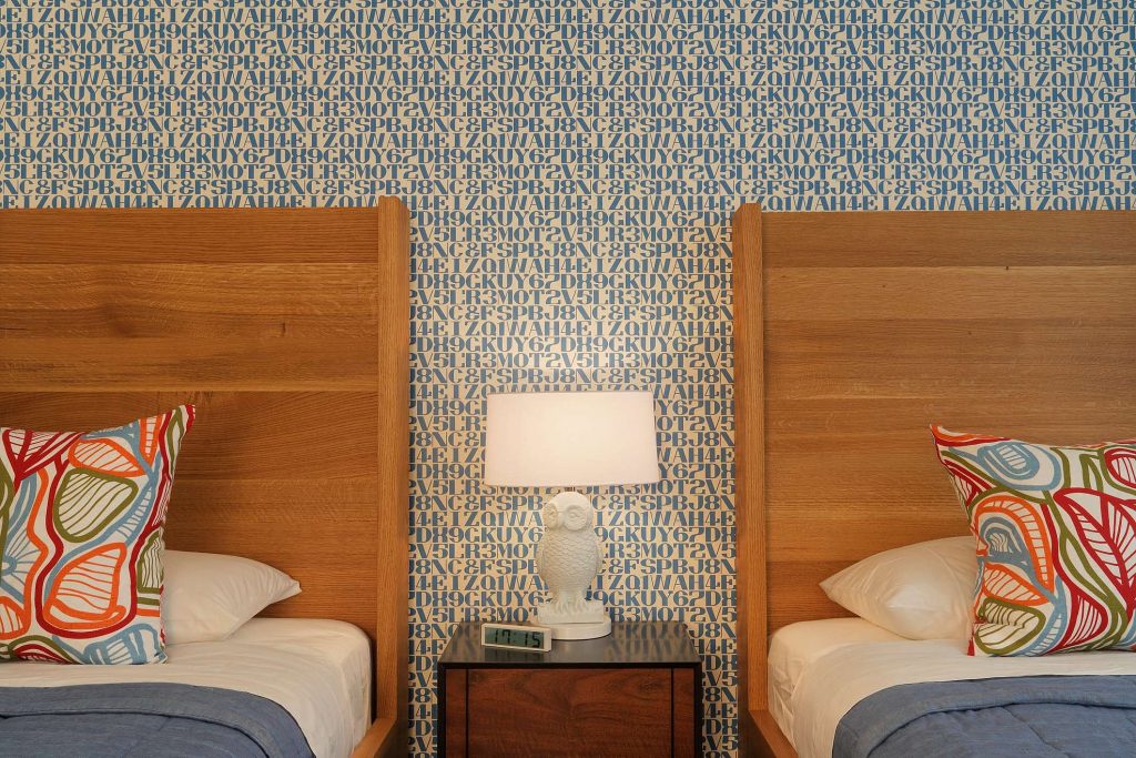 5 Ideias de Títulos para Artigos sobre Cabeceiras de Madeira:
1. Cabeceira de Madeira: Guia Completo de Estilos e Medidas para o Seu Quarto
2. Transforme Seu Quarto: Como Escolher a Cabeceira de Madeira Perfeita
3. Cabeceiras Ripadas vs. Madeira Maciça: Qual a Melhor Opção para Você?
4. Medidas Ideais de Cabeceiras para Camas Casal