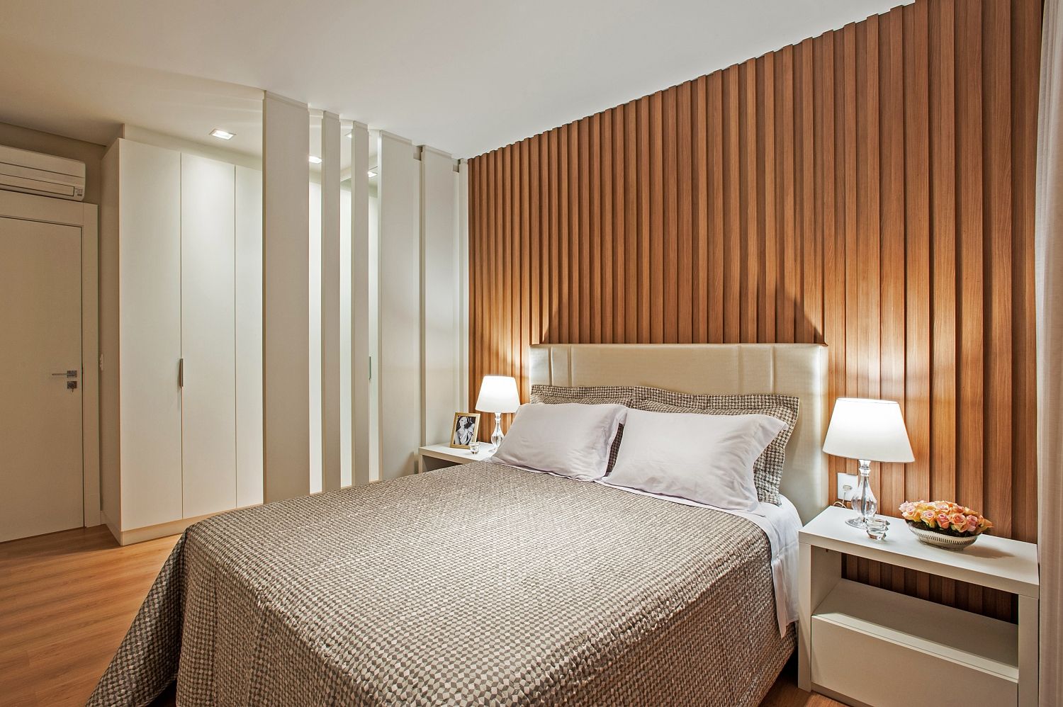 Queen e King Size
5. Onde Comprar Cabeceiras de Madeira Online: Dicas e Melhores Lojas