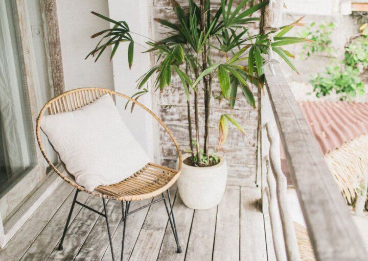 Transforme Sua Varanda: Ideias de Decoração com Cadeiras de Balanço e Suspensas