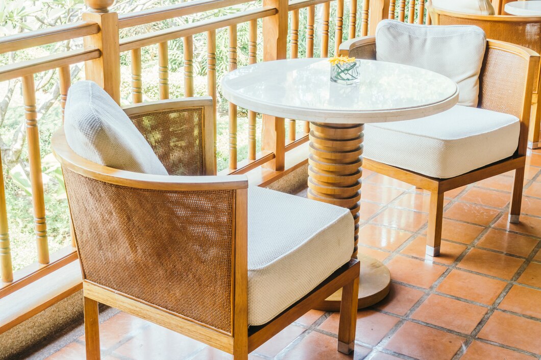 Corda Náutica vs. Alumínio: Qual o Melhor Material para Cadeiras de Área Externa?