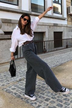 calça jeans wide leg lavagem escura