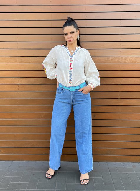 calça jeans wide leg escura