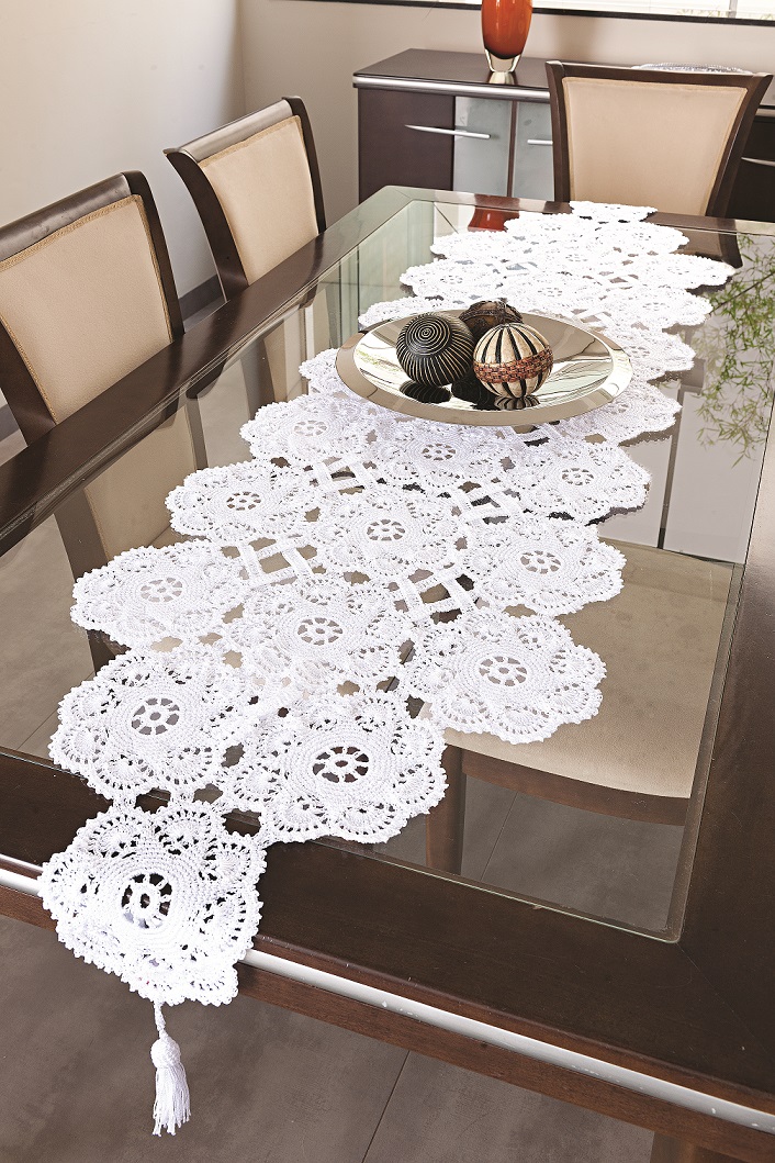 preço caminho de mesa crochê flores artesanal