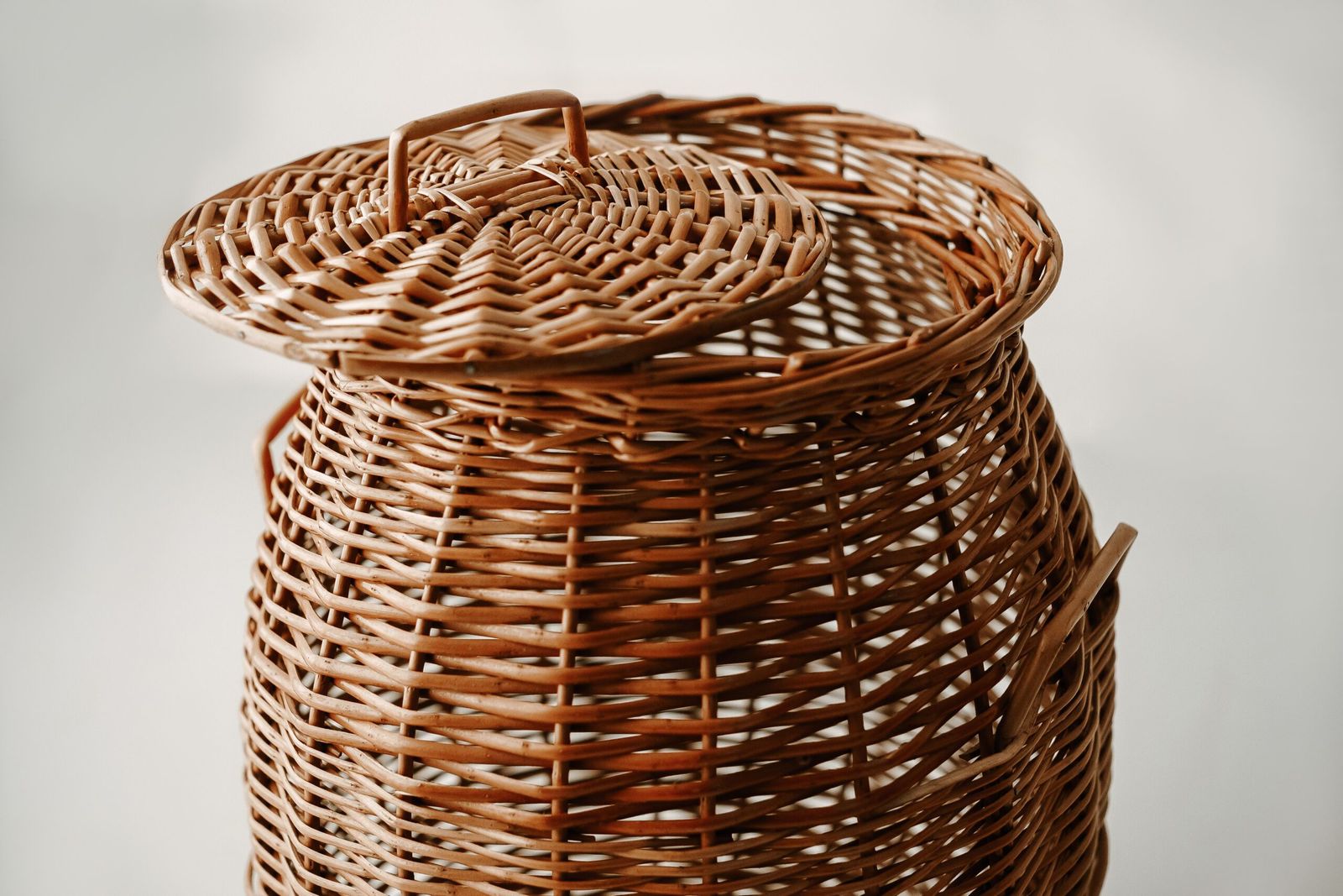 Cestos de vime para lavanderia: soluções práticas e elegantes