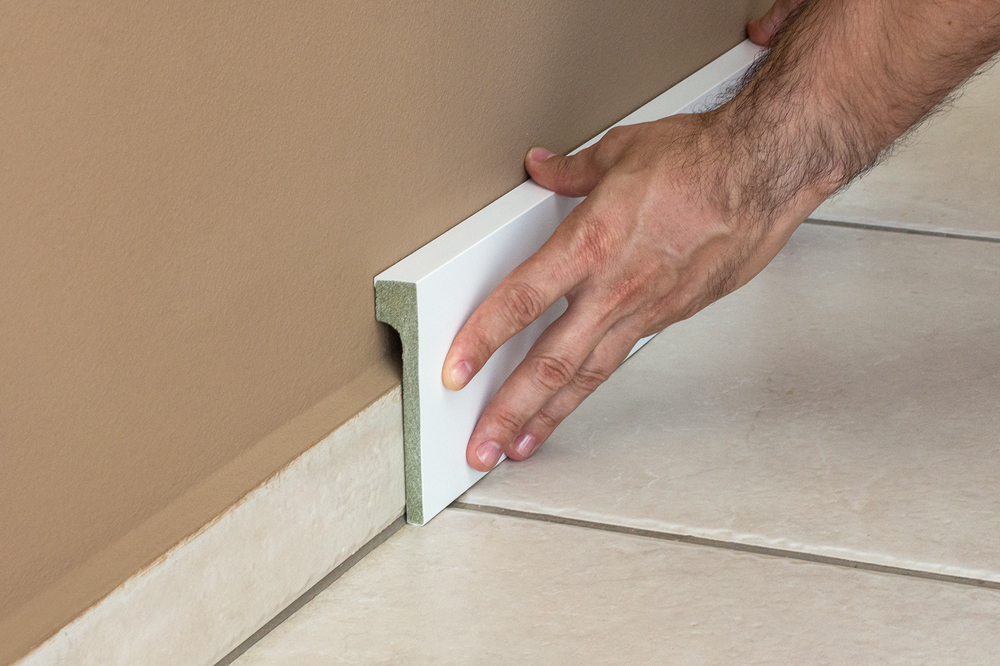 Rodapé Embutido vs. Sobreposto: Qual a Melhor Escolha para Sua Casa?