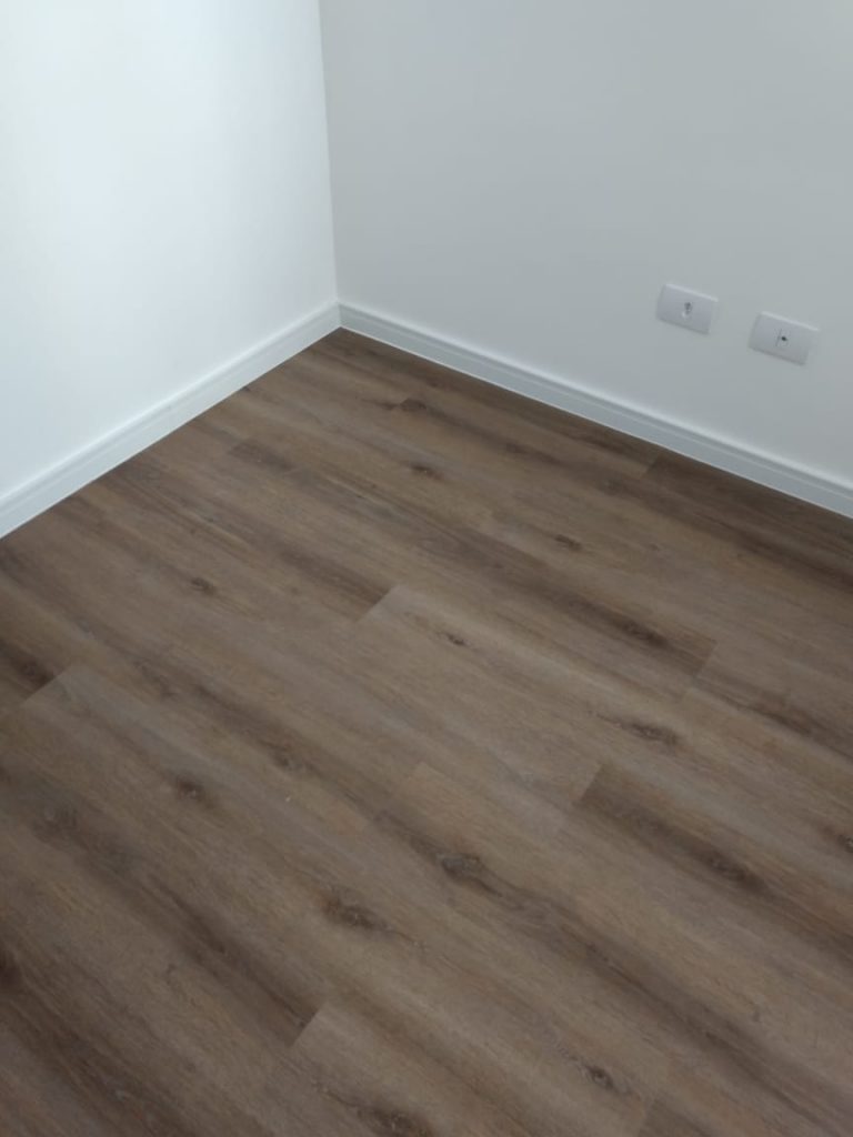 Guia Completo de Materiais de Rodapé: Poliestireno