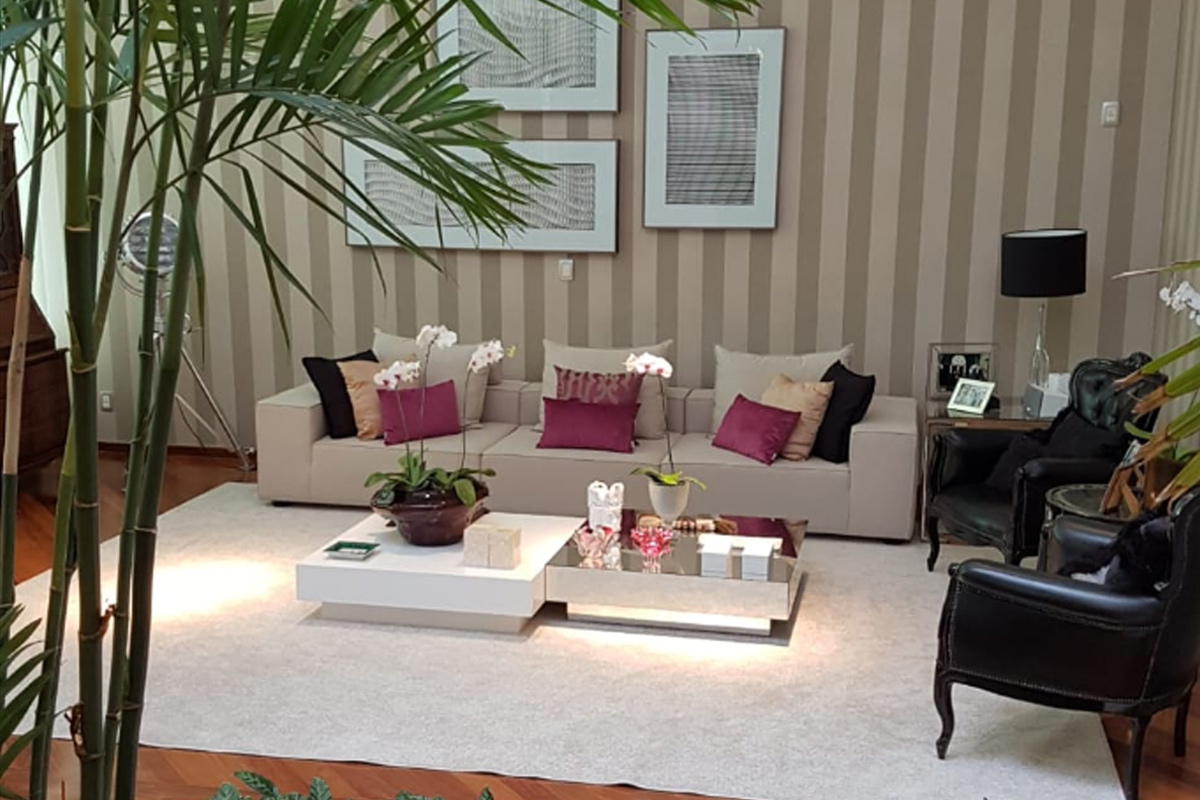 Almofadas e mantas: criando um ambiente aconchegante na sala