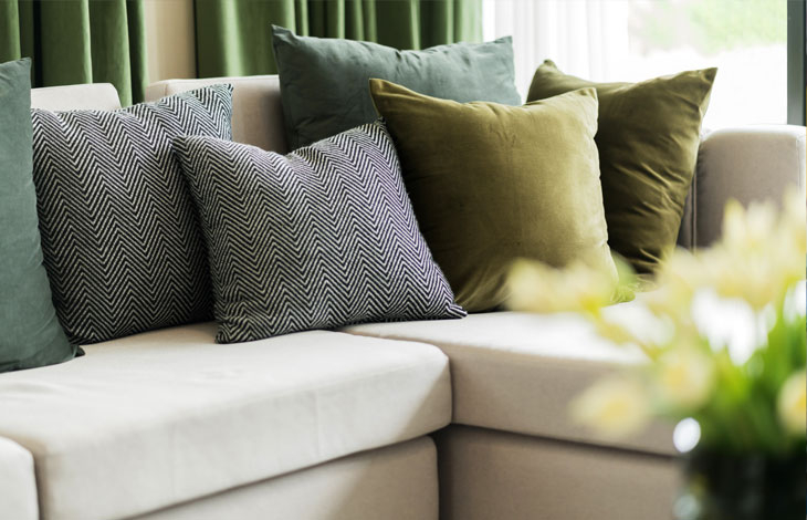 como combinar almofadas na decoracao da sala