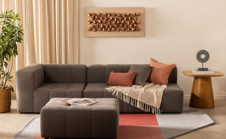 Guia completo de cores para almofadas em sofás neutros