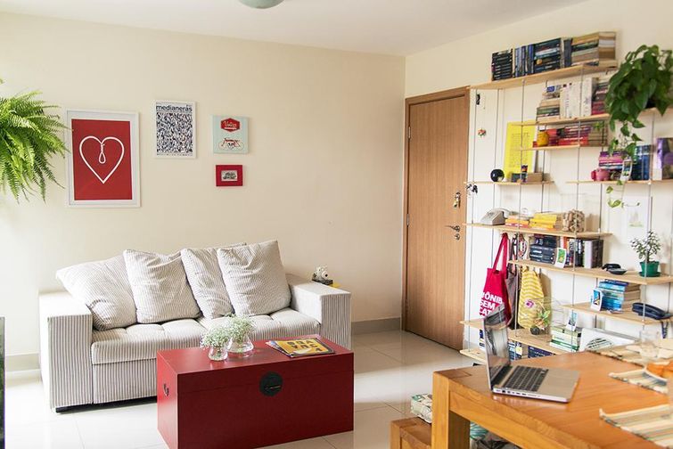 Móveis multifuncionais: otimize espaços em salas pequenas