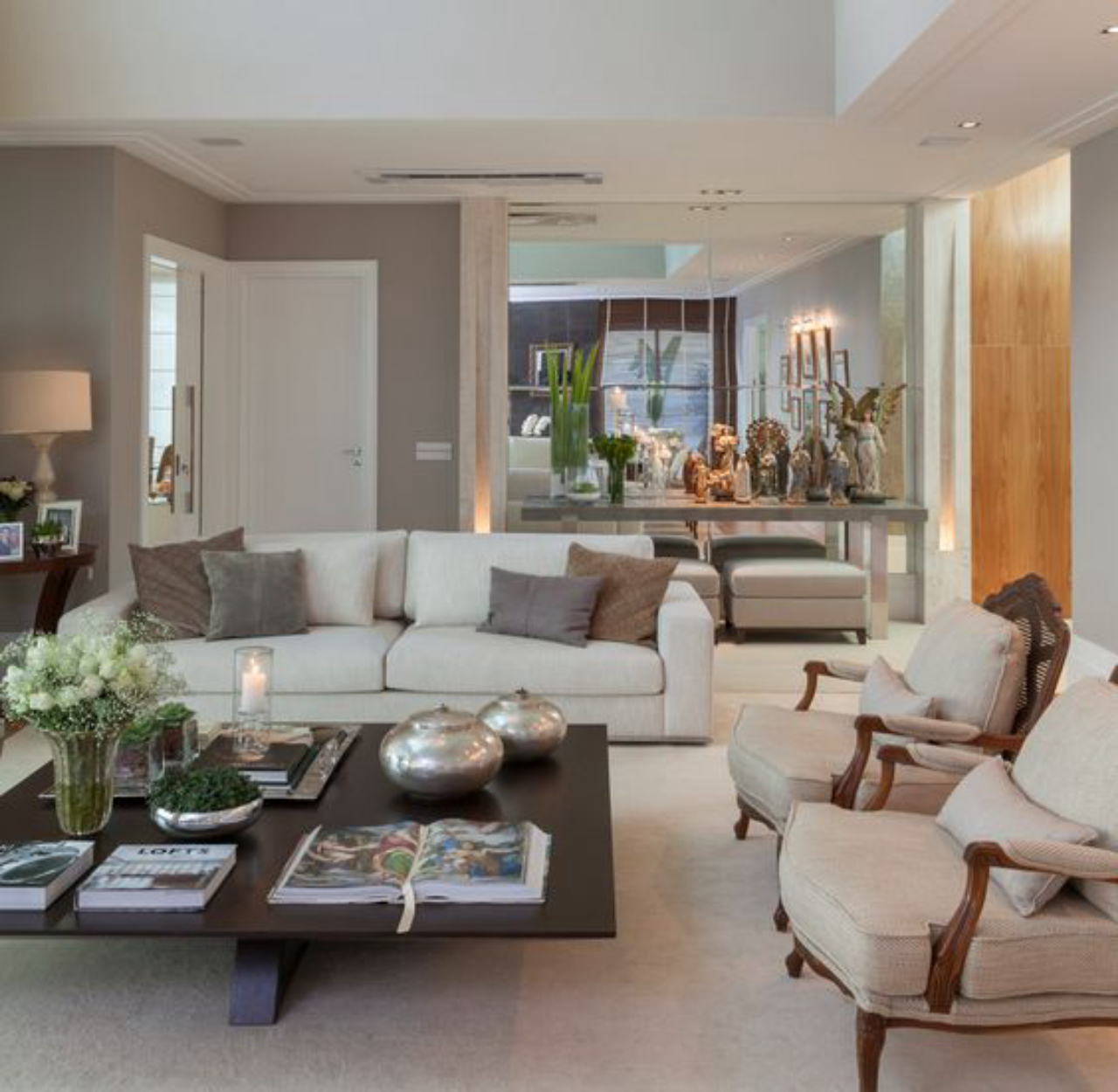 As Melhores Texturas e Materiais para Salas Grandes e Aconchegantes