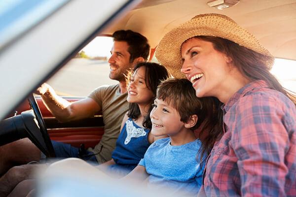 1. Como envolver todos no planejamento da viagem em família.
2. Dicas essenciais de organização para viagens com crianças.
3. Criando memórias inesquecíveis: atividades para fazer em família.
4. Os melhores destinos para viagens em família no Brasil e no exterior.
5. Como garantir a segurança e o bem-estar da sua família em viagens.