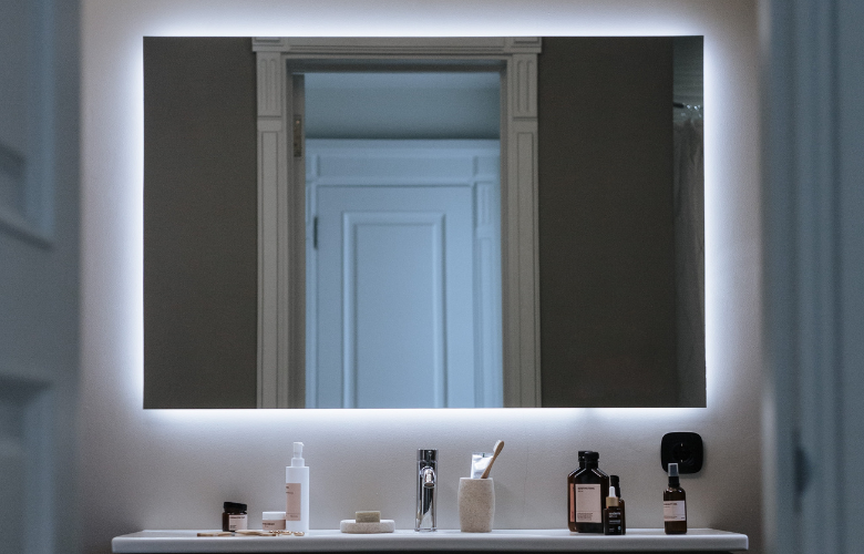 DIY: Transforme Seu Espelho Comum em um Espelho com LED Moderno