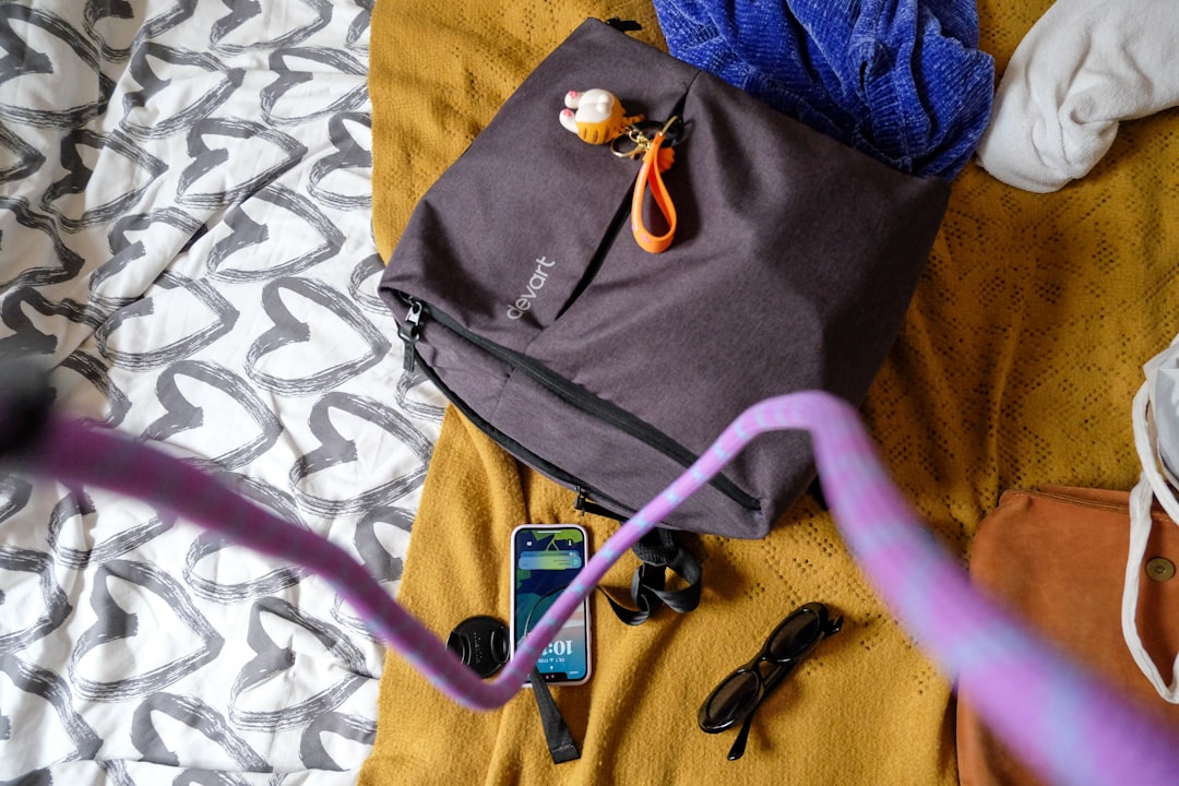 5 ideias de títulos:
1. Guia Completo: Como Lavar Sua Mochila Escolar Sem Danificar
2. Mochila de Couro ou Camurça? Aprenda a Limpar Corretamente
3. Dicas Infalíveis para Remover Manchas Difíceis da Mochila
4. Máquina de Lavar ou Lavagem Manual: Qual a Melhor Opção para Sua Mochila?
5. Como Secar a Mochila Corretamente para Evitar Mofo e Mau Cheiro