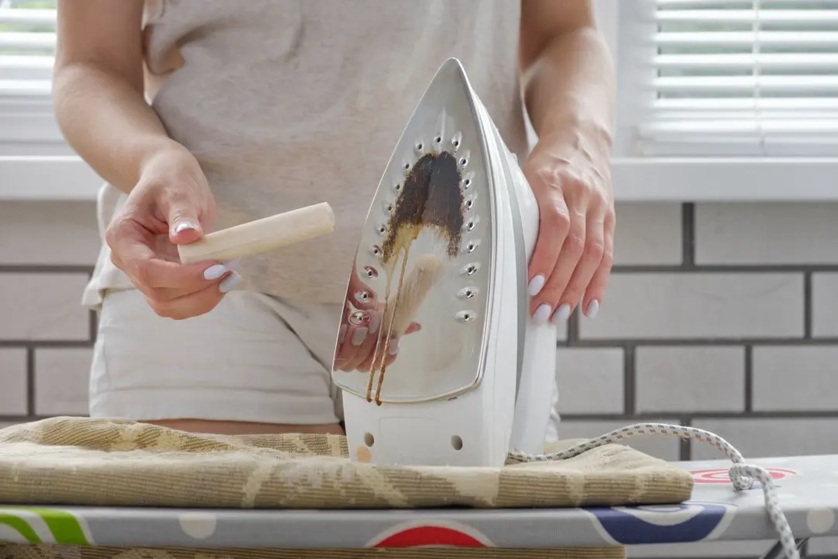 como limpar o ferro de passar