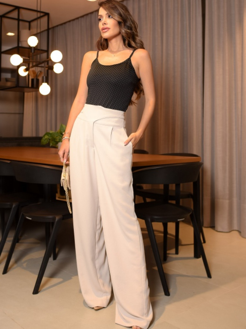 Como Escolher a Barra Ideal para sua Calça de Alfaiataria Bege