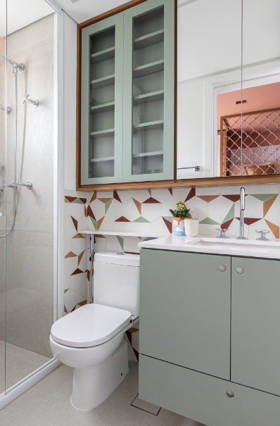 Móveis planejados para otimizar o espaço em banheiros pequenos