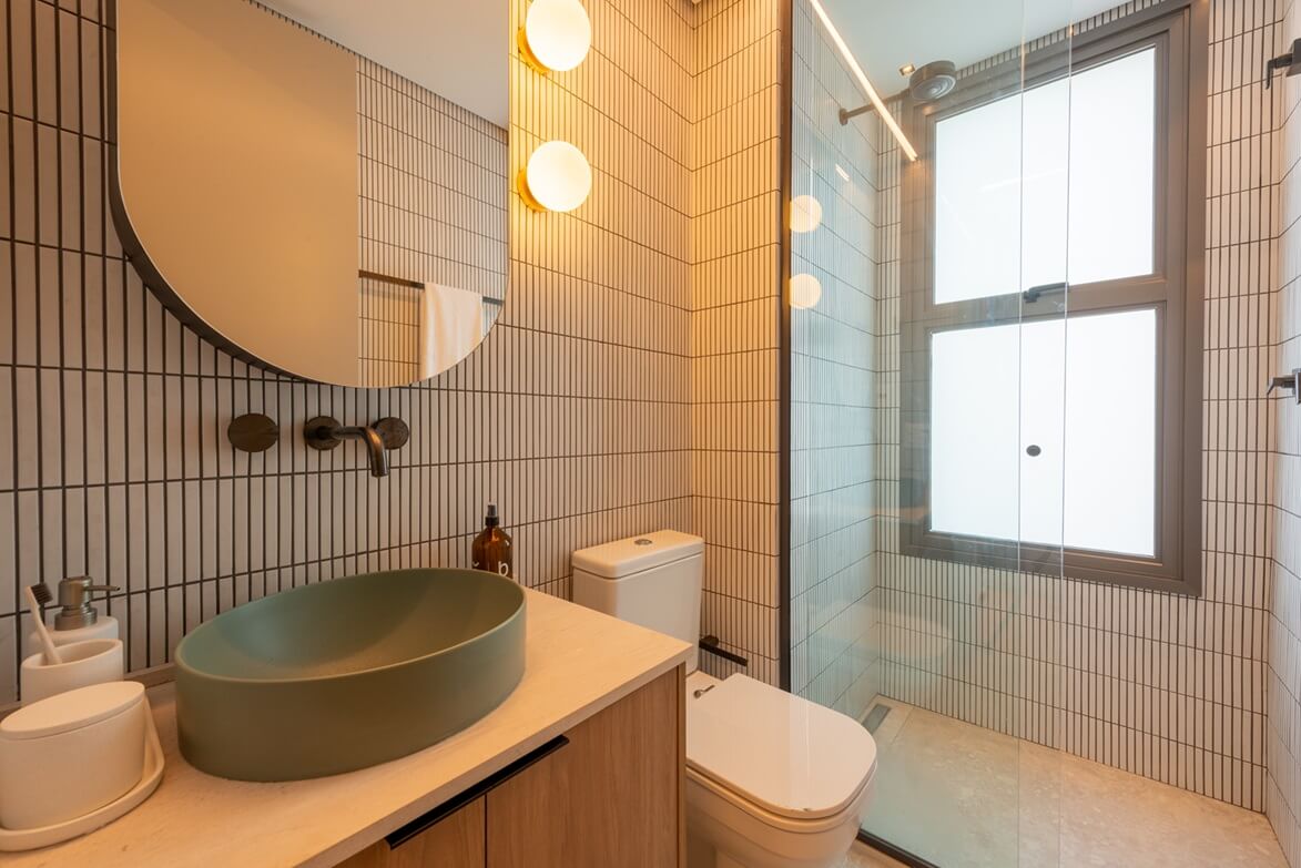 Móveis planejados para otimizar o espaço em banheiros pequenos