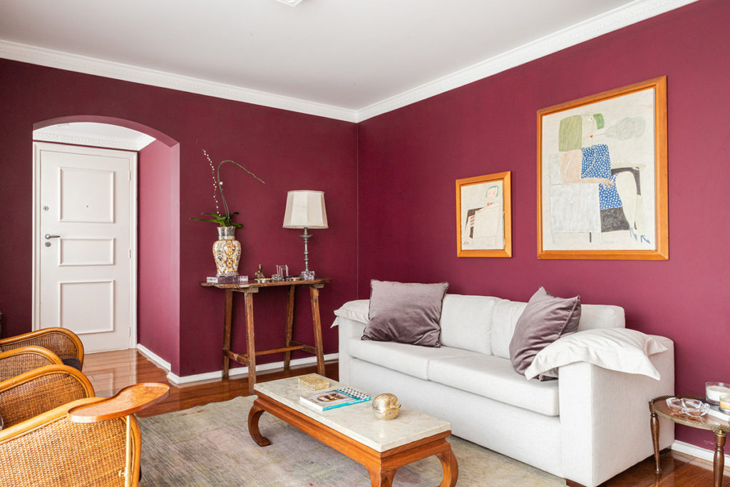 Parede de Destaque 2026: Cores Vibrantes para Transformar Sua Sala