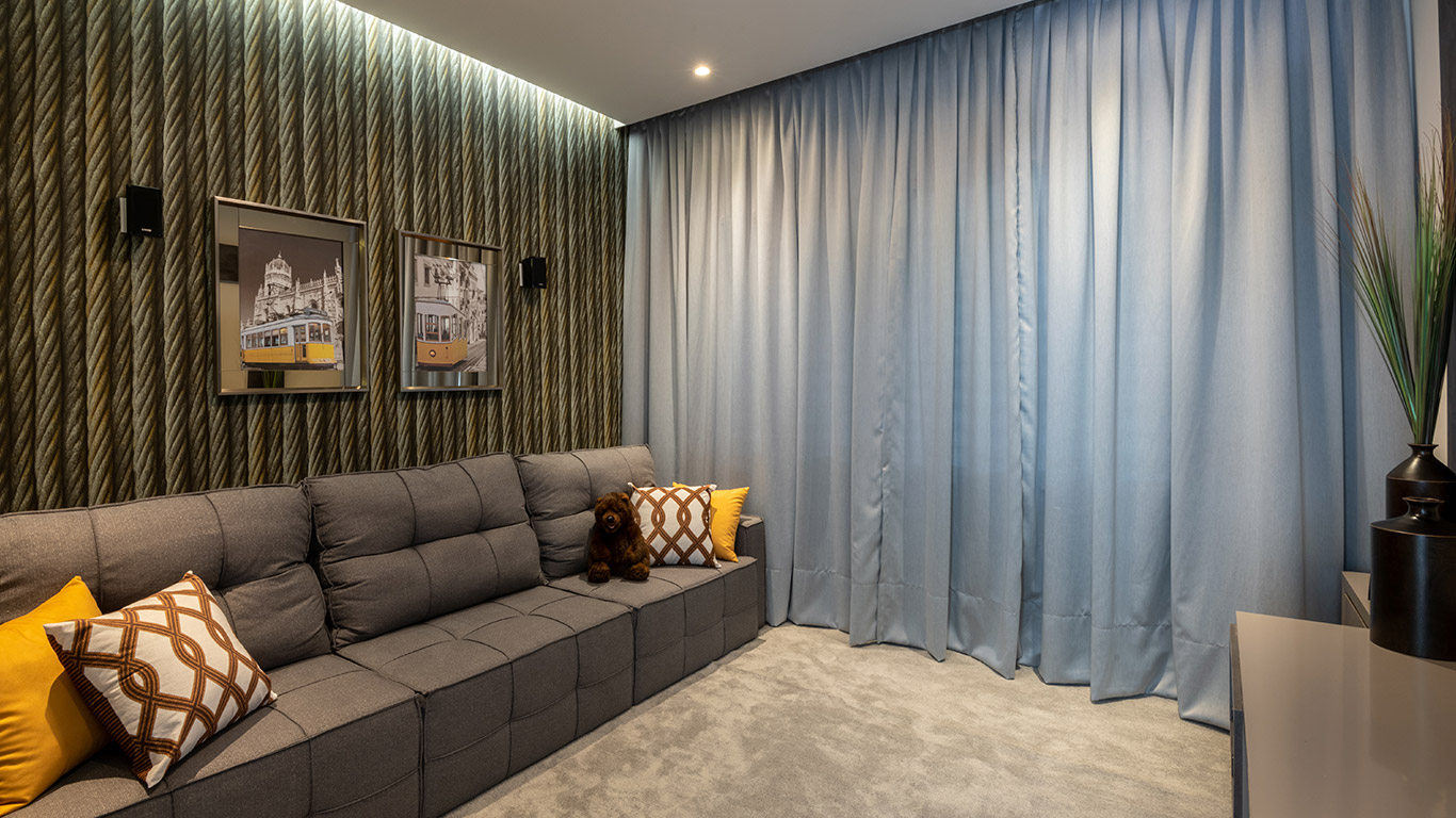 Tendências de Cores e Materiais para Cortinas em 2025