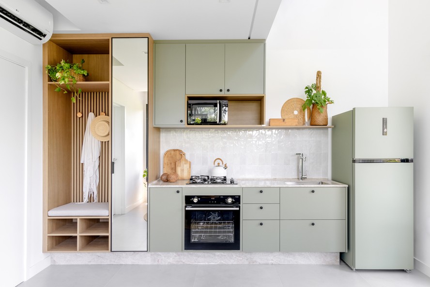 5 ideias de títulos para posts sobre cozinha americana pequena:
1. Cozinha Americana Pequena: Transforme seu Espaço com Dicas de Otimização.
2. Decoração de Cozinha Americana Compacta: Funcionalidade e Estilo.
3. Tendências 2025/2026 para Cozinhas Americanas Pequenas: Cores e Materiais.
4. Como Planejar sua Cozinha Americana Pequena: Medidas Essenciais.
5. Ampliando Visualmente sua Cozinha Americana Pequena: Truques de Design.