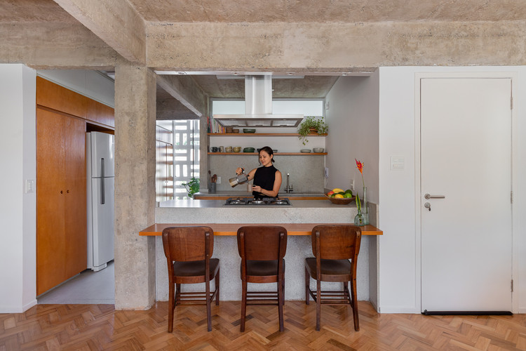 5 ideias de títulos para posts sobre cozinha americana pequena:
1. Cozinha Americana Pequena: Transforme seu Espaço com Dicas de Otimização.
2. Decoração de Cozinha Americana Compacta: Funcionalidade e Estilo.
3. Tendências 2025/2026 para Cozinhas Americanas Pequenas: Cores e Materiais.
4. Como Planejar sua Cozinha Americana Pequena: Medidas Essenciais.
5. Ampliando Visualmente sua Cozinha Americana Pequena: Truques de Design.