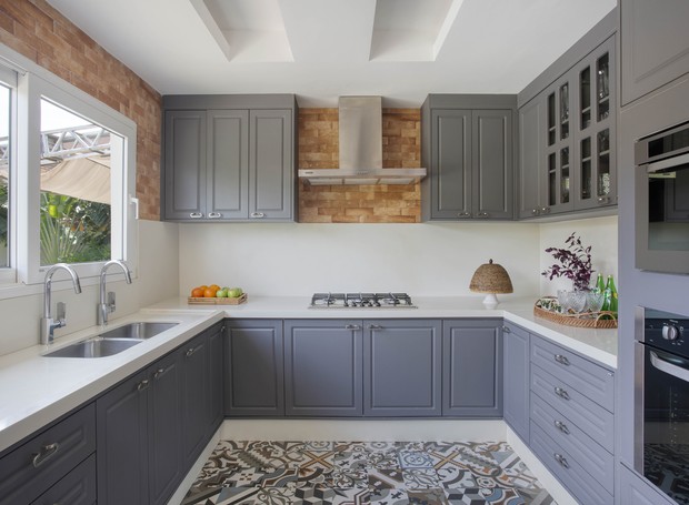 erros comuns ao organizar cozinha e como evitar