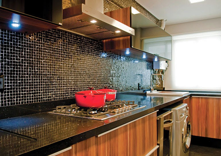 Cores e Iluminação que Transformam Cozinhas Estreitas