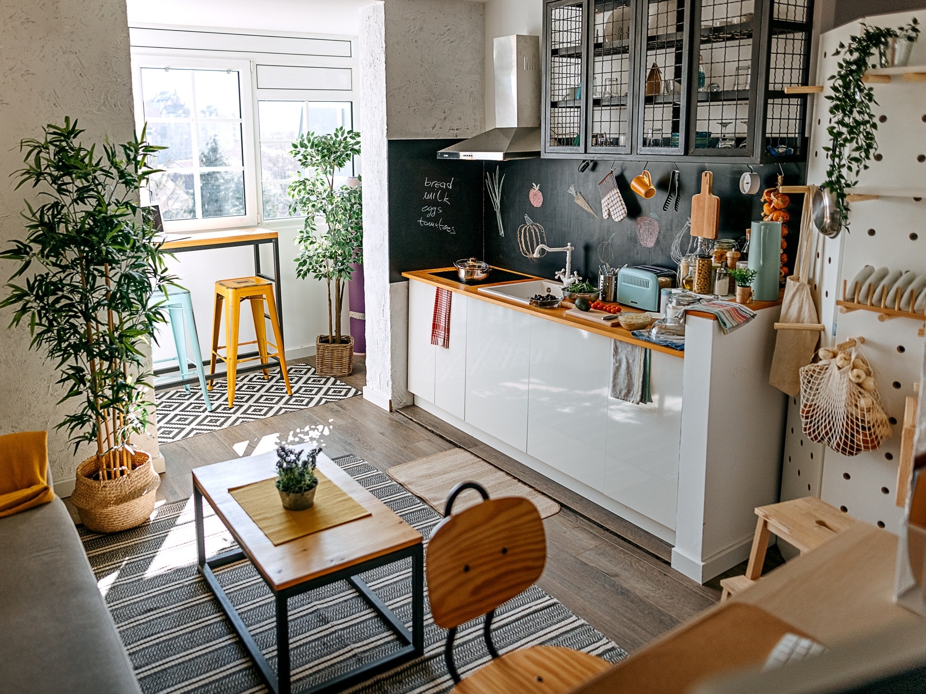 melhores cores claras para parede de cozinha pequena