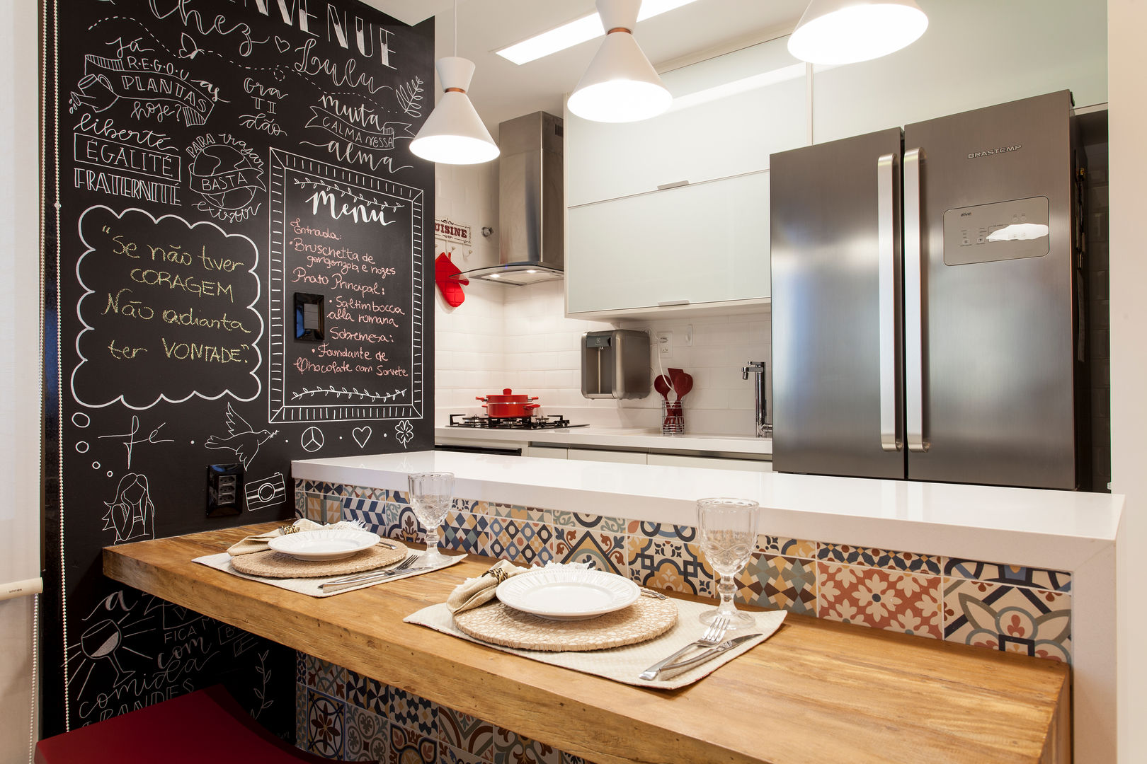 erros comuns ao decorar cozinha pequena e como evitar