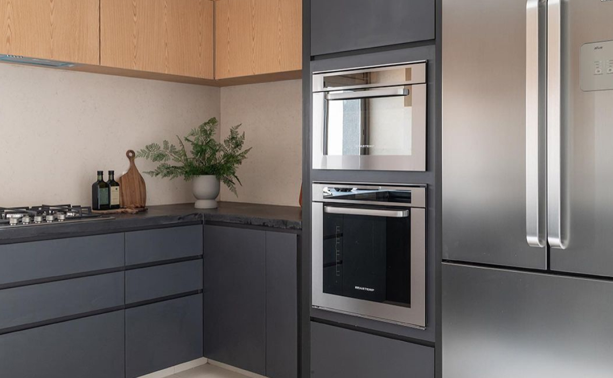 cozinhas planejadas com torre quente fotos e ideias