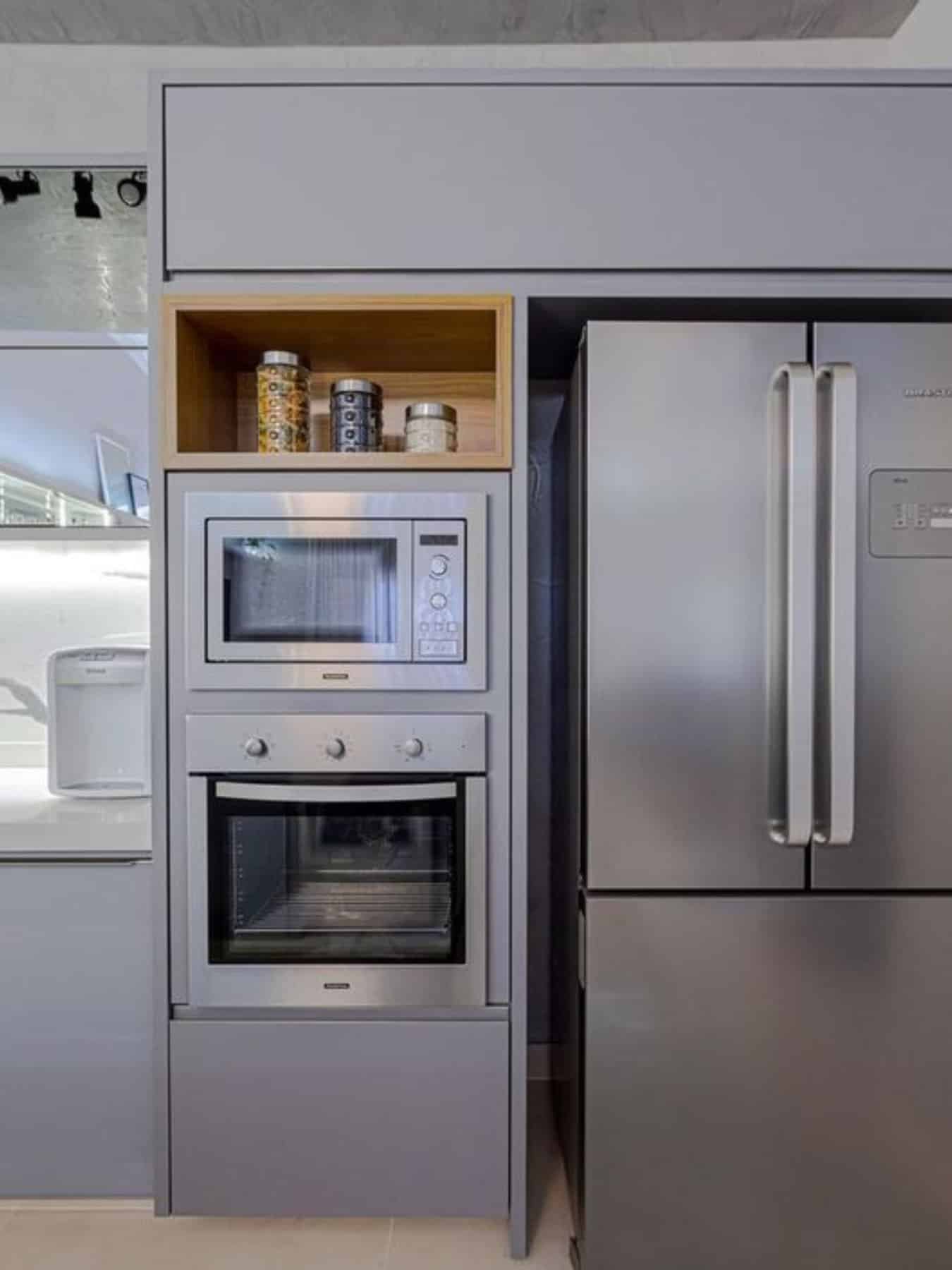 cozinhas planejadas com torre quente fotos e ideias