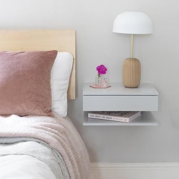 criado mudo suspenso