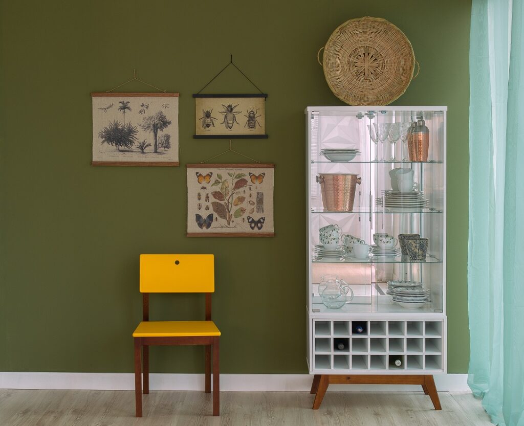 cristaleira na sala de estar