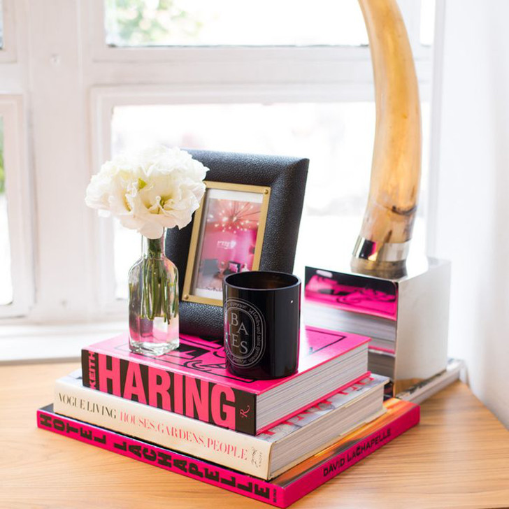 Além da Estante: 7 Ideias Inovadoras para Usar Livros na Decoração