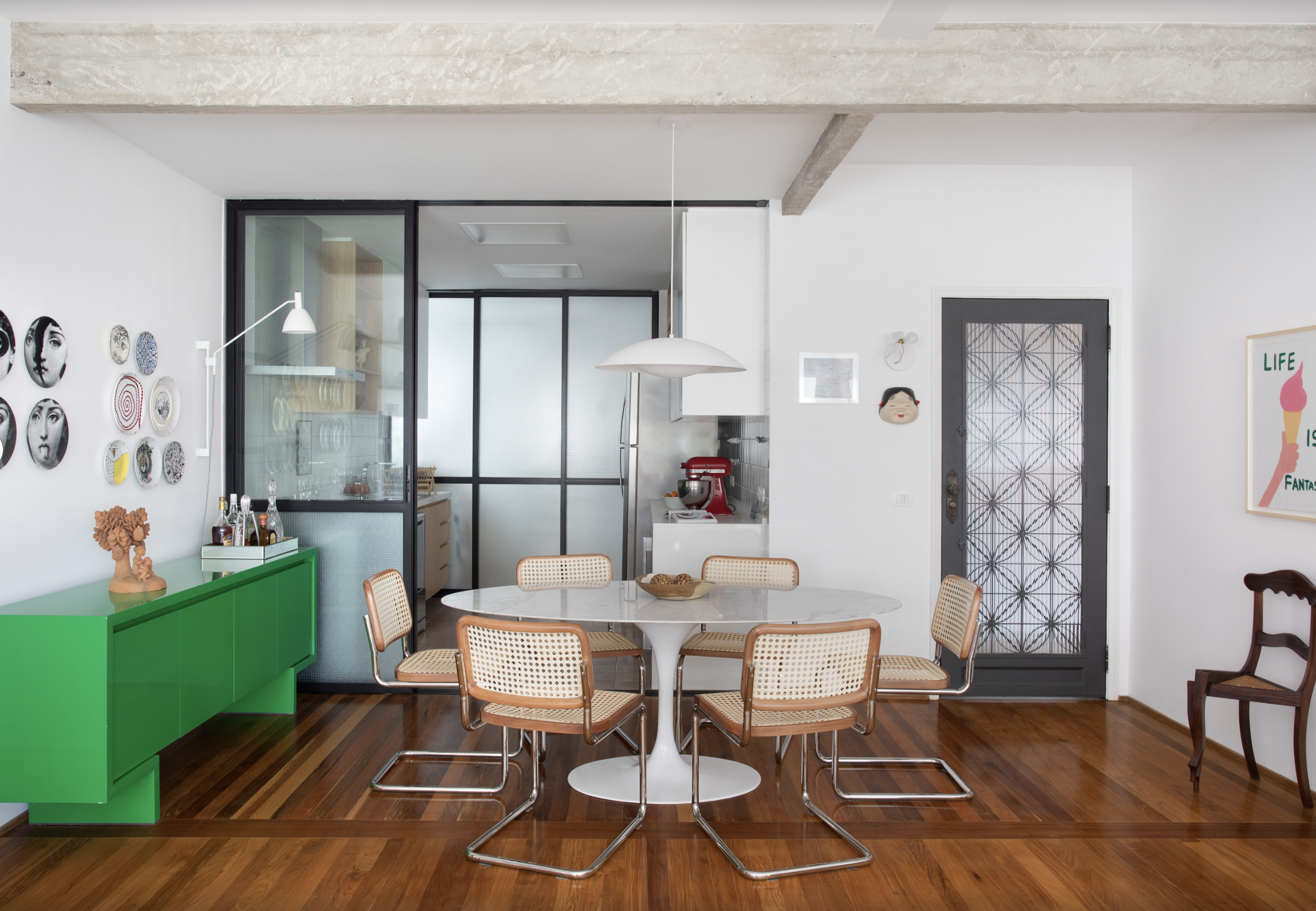 Guia Completo: Como Escolher o Tamanho Ideal da Sua Mesa Saarinen