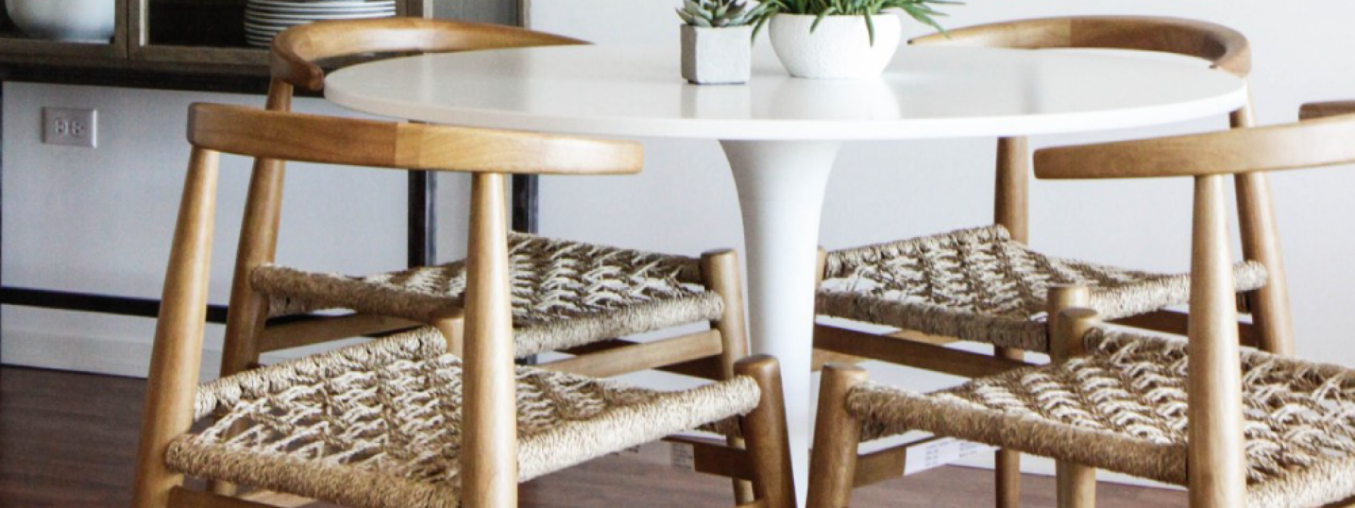 Decoração com Mesa Saarinen: 5 Estilos para Inspirar Seu Ambiente