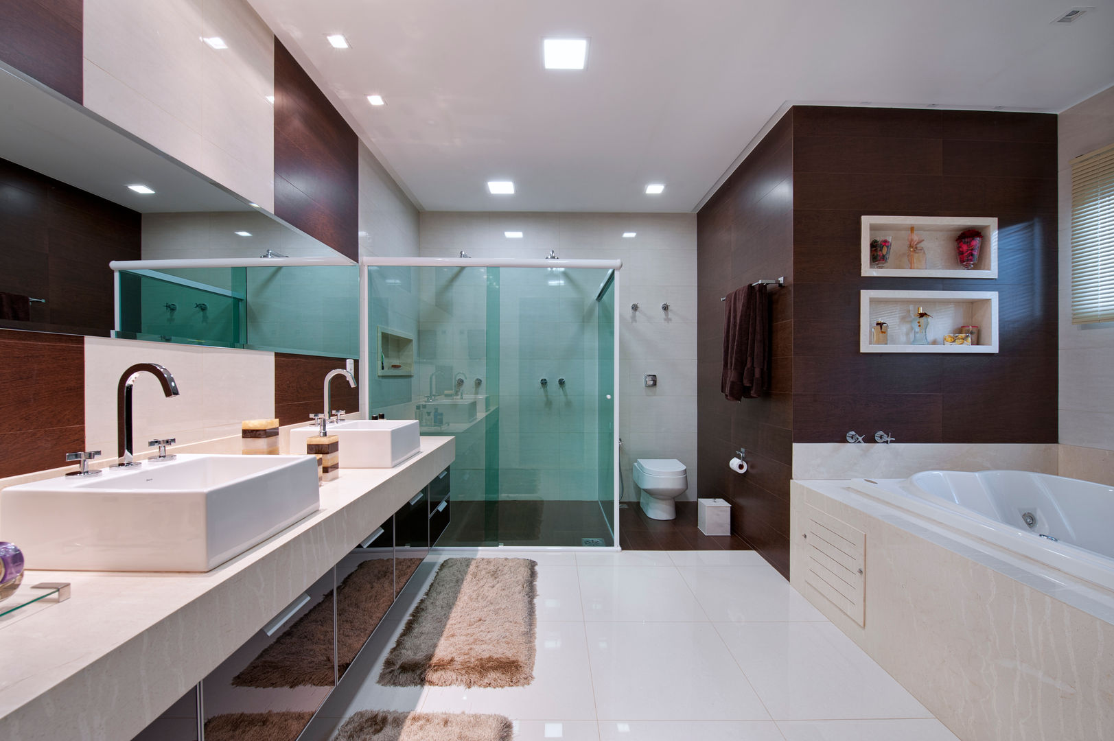 Guia Completo: Como Escolher o Porcelanato Ideal para Cada Área do Seu Banheiro