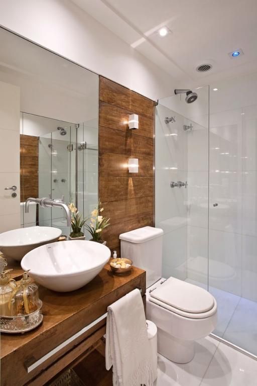 Guia Completo: Como Escolher a Madeira Ideal para Seu Banheiro Rústico