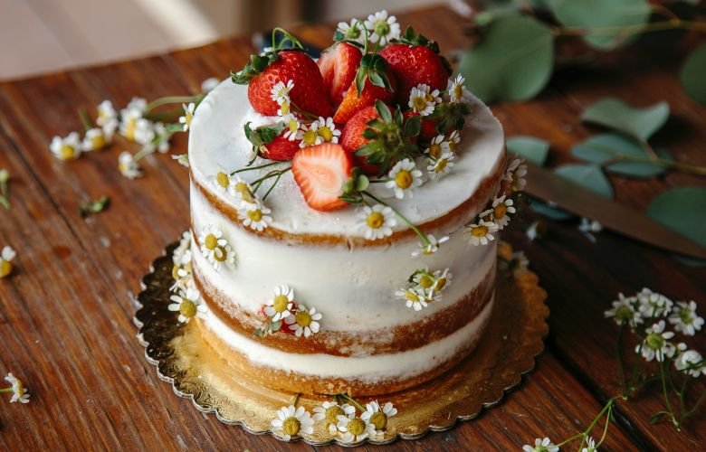 quanto custa decoração de bolo feminino